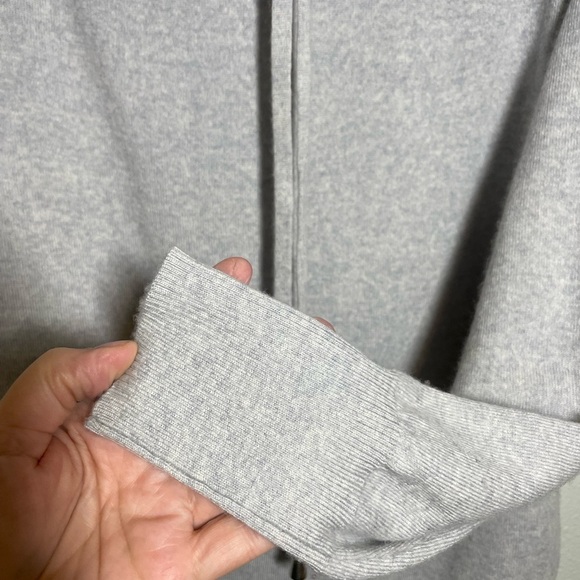 Cynthia Rowley 100% Extra Fine Merino Wool Light Gray Sweater. Size M - Picture 3 of 4